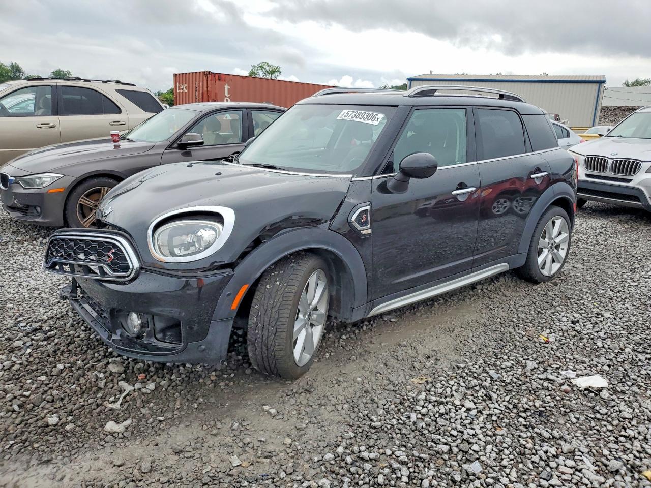 2017 MINI Countryman Cooper S, VIN WMZYT3C35H3D98191 — Перед