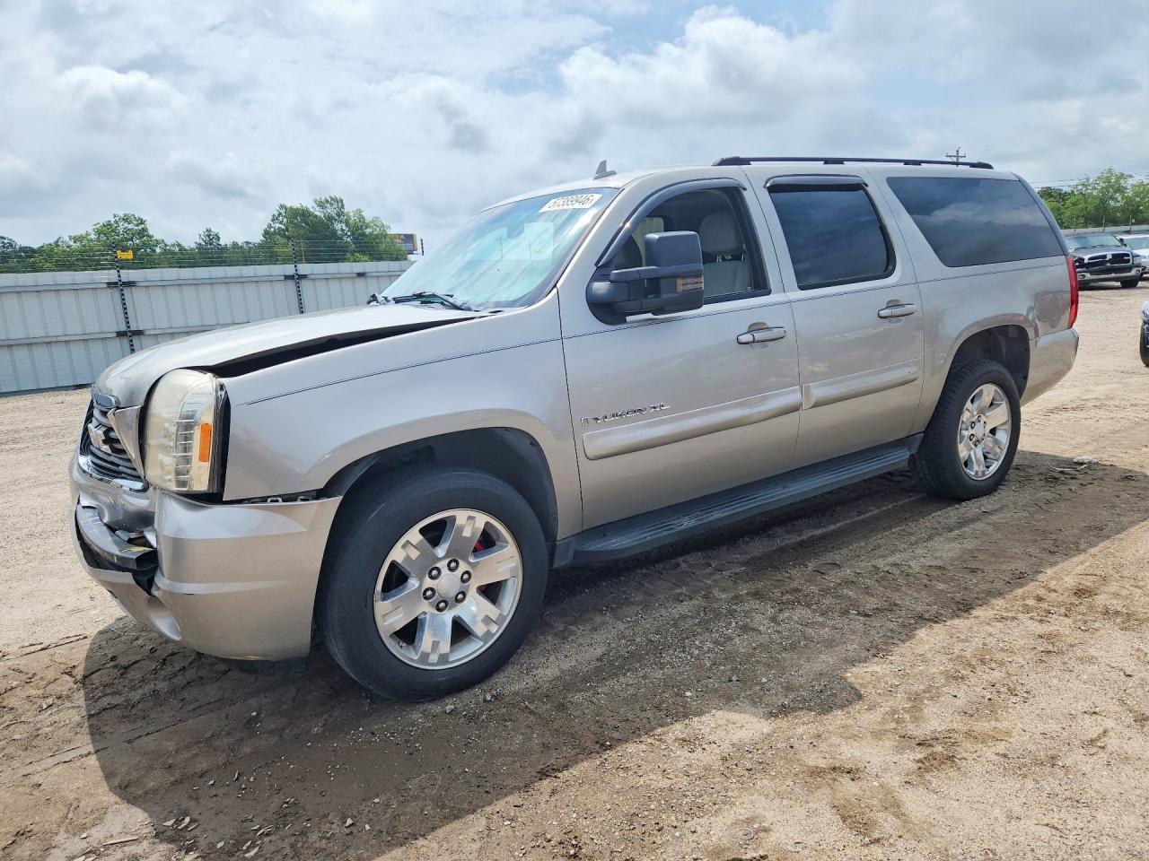 2007 GMC Yukon XL SLE, VIN 1GKFK16397J182611 — Front end
