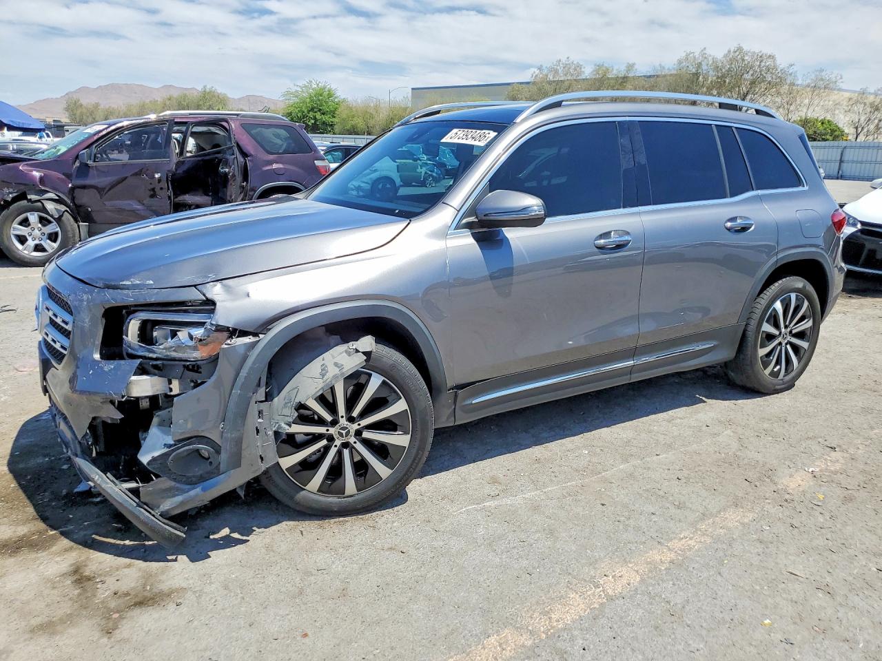 2022 Mercedes-Benz GLB 250, VIN W1N4M4GB4NW240363 — Front end