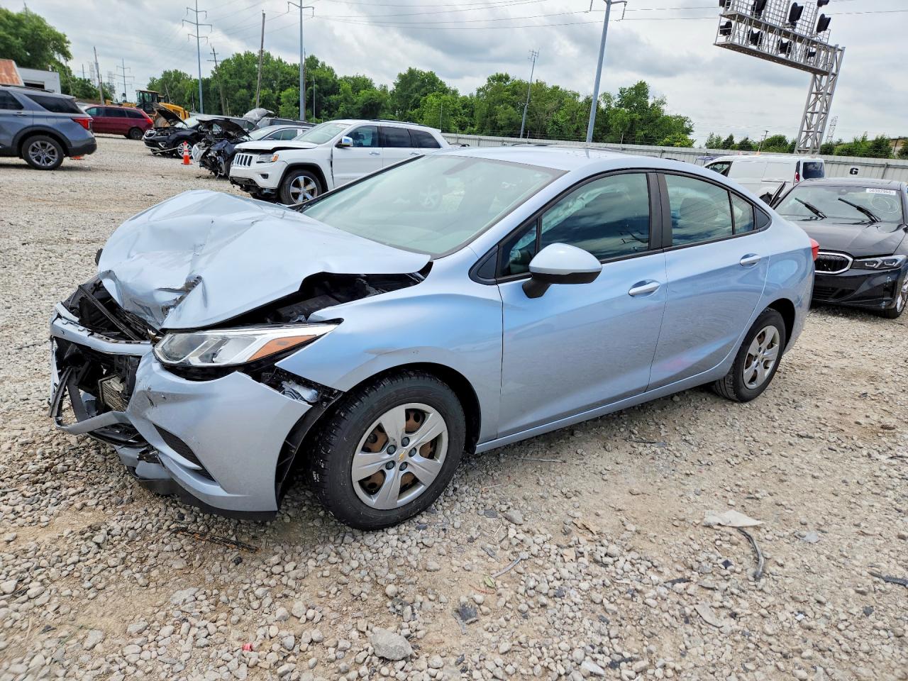 2018 Chevrolet Cruze LS, VIN 1G1BC5SM7J7161038 — Front end