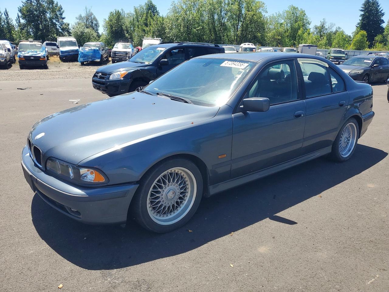 2000 BMW 5 Series 528i, VIN WBADM5345YBY18399 — Зад