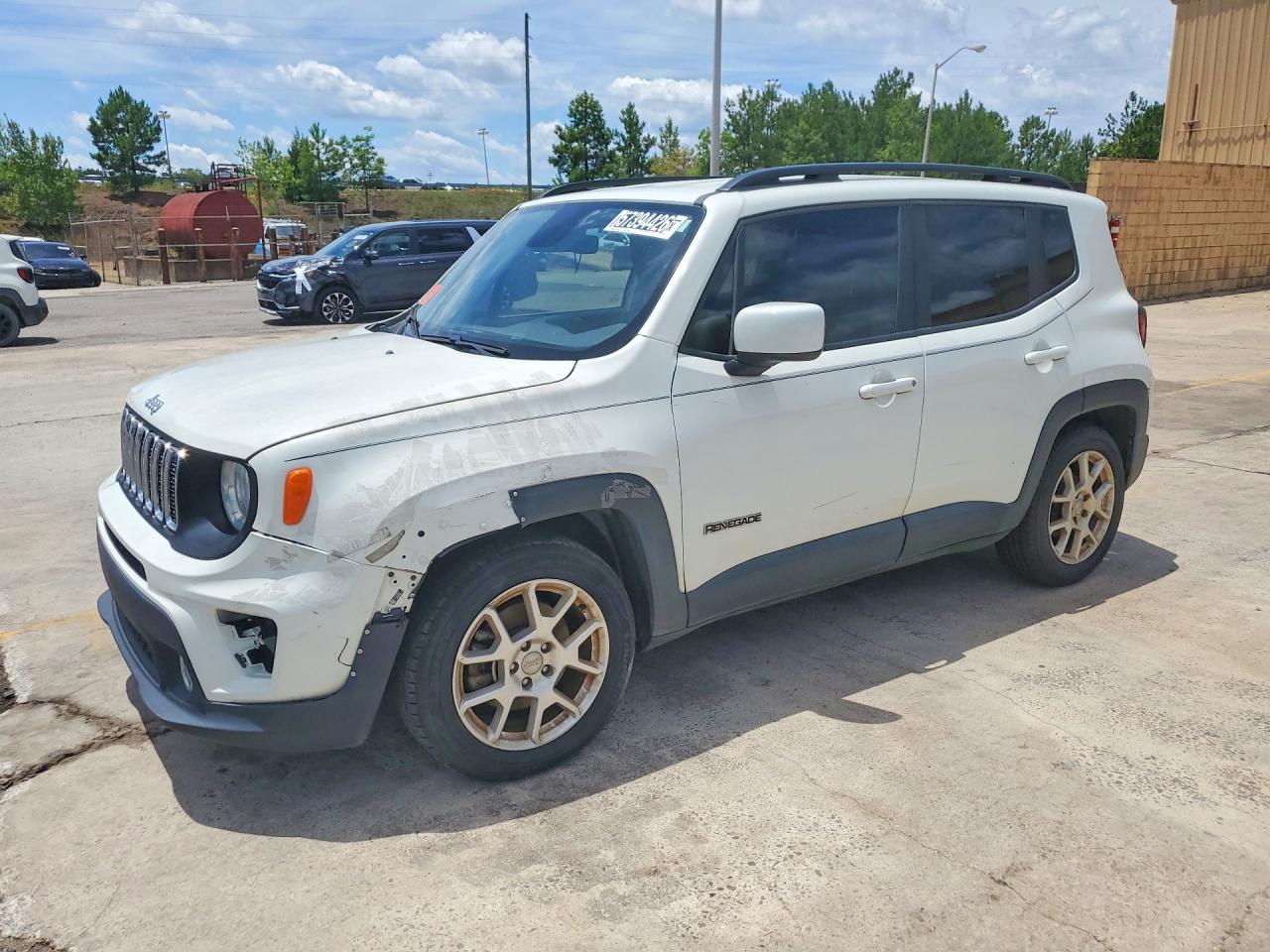 2020 Jeep Renegade Latitude, VIN ZACNJABB2LPL72331 — Перед