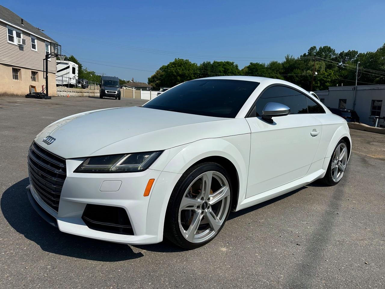 2016 Audi TTS 2.0T, VIN TRUC1AFV0G1019600 — Minor dents and scratches
