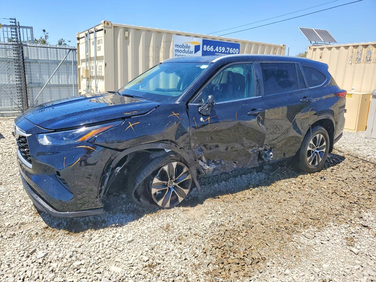 2026 Toyota Highlander XLE, VIN 5TDKDRBH4TS609579 — Side