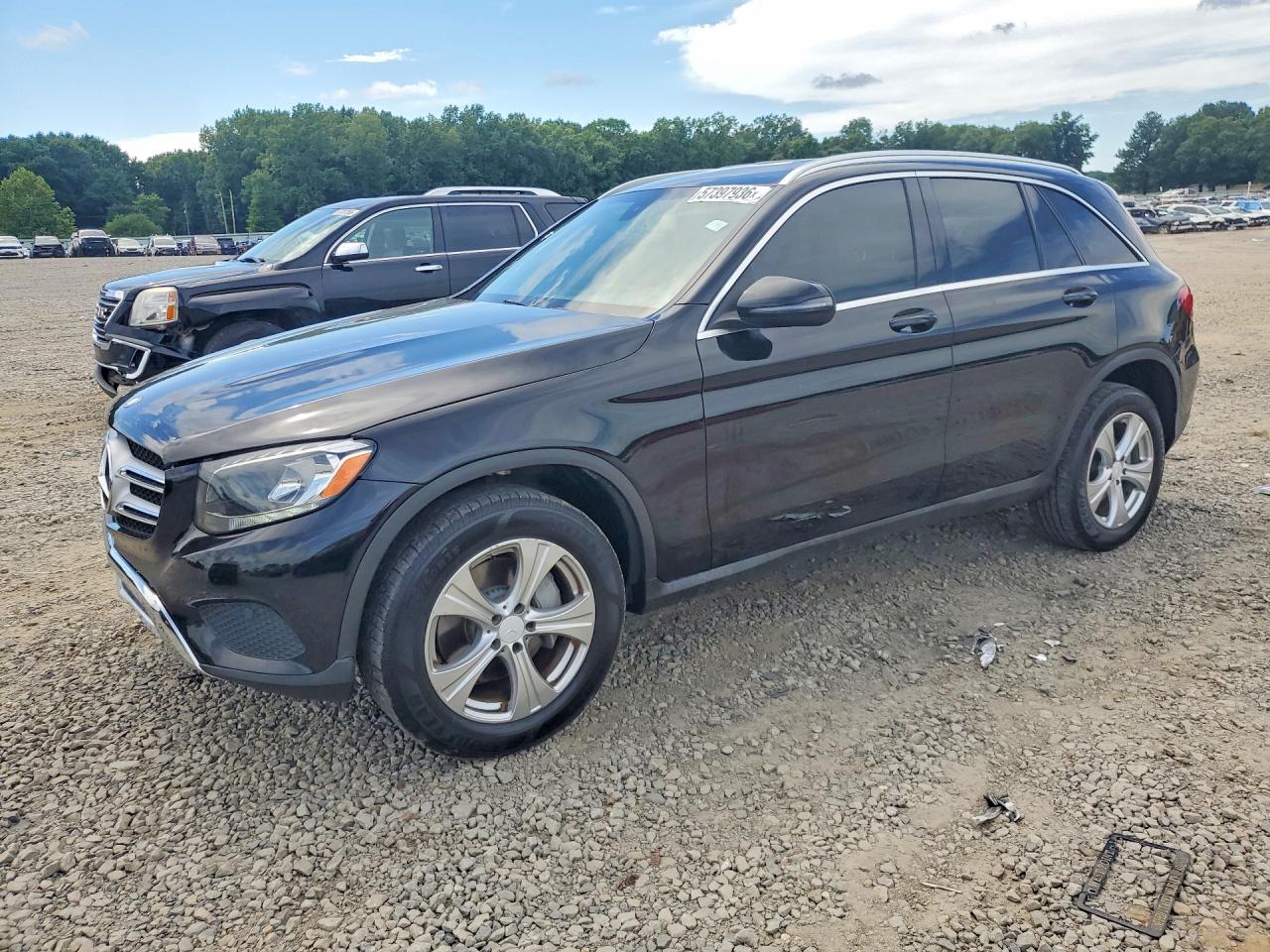 2016 Mercedes-Benz GLC 300, VIN WDC0G4JB7GF081258 — Minor dents and scratches