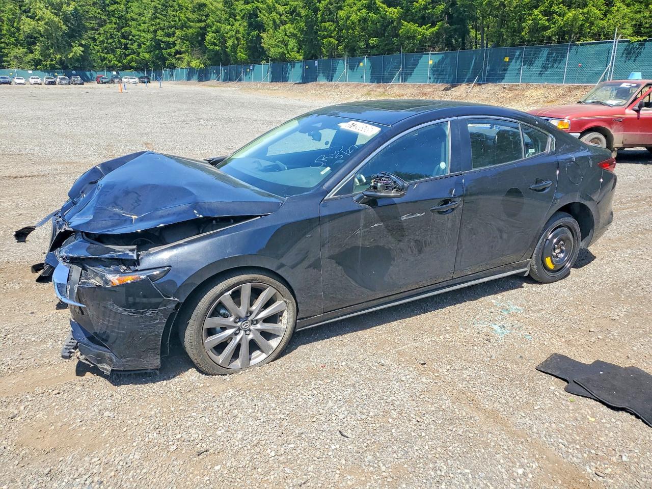 2025 Mazda 3 S Preferred, VIN 3MZBPACM6SM467705 — Перед