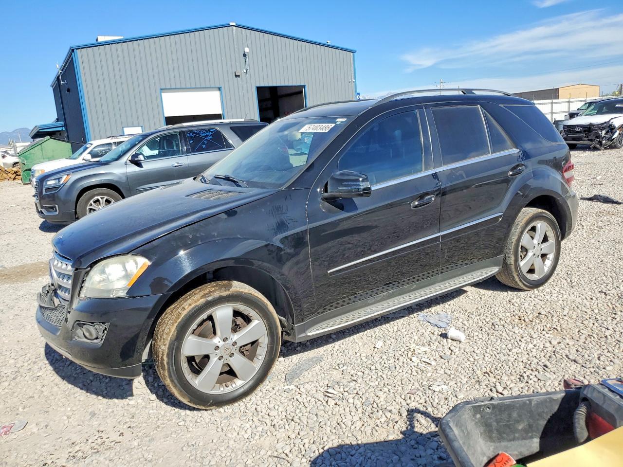 2011 Mercedes-Benz M 350, VIN 4JGBB8GB4BA634347 — Front end