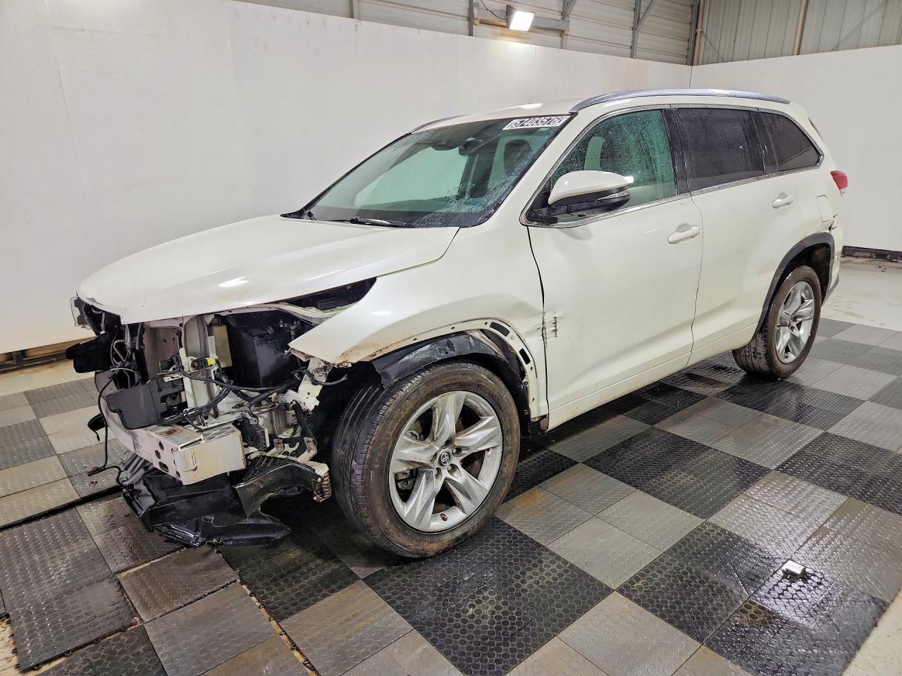 2018 Toyota Highlander Limited, VIN 5TDYZRFH2JS266189 — Front end