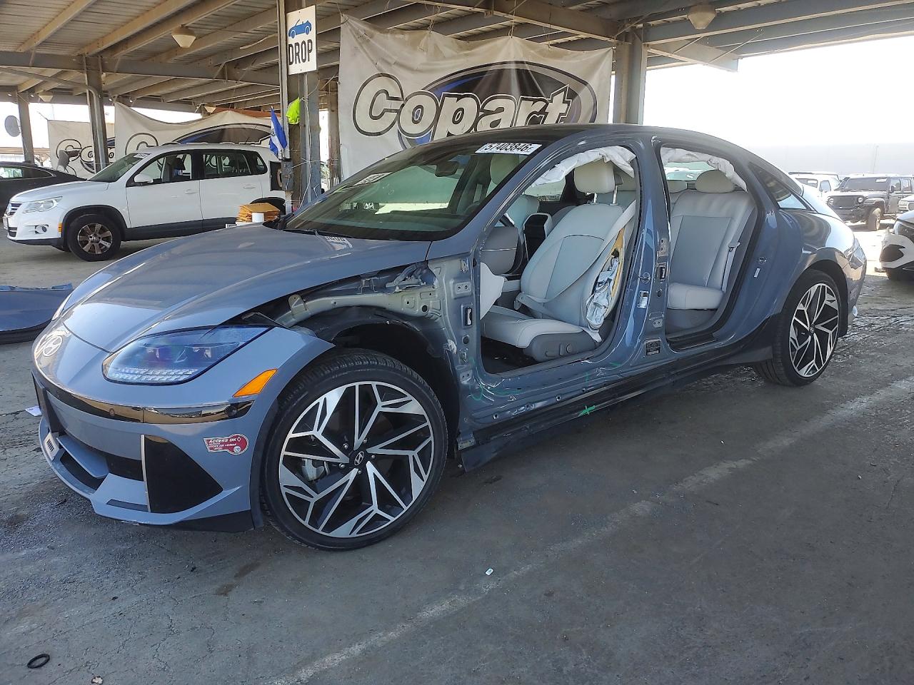 2023 Hyundai Ioniq 6 Limited, VIN KMHM54AA8PA045768 — Фото с аукциона