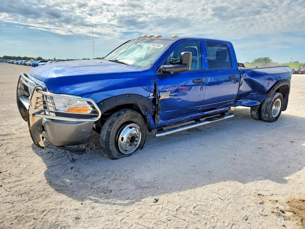 2011 Ram 3500 SLT, VIN 3D73Y4CL0BG512557 — Бок