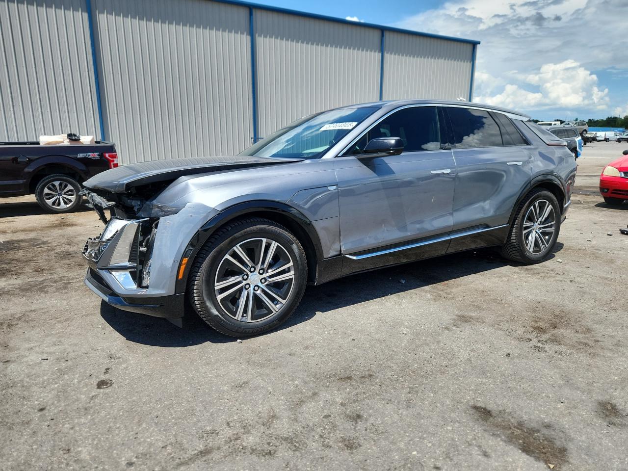 2023 Cadillac LYRIQ RWD Luxury, VIN 1GYKPMRK4PZ002611 — Front end