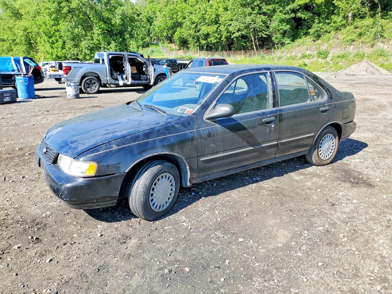 1996 Nissan Sentra XE, VIN 1N4AB41D8TC800092 — Front end