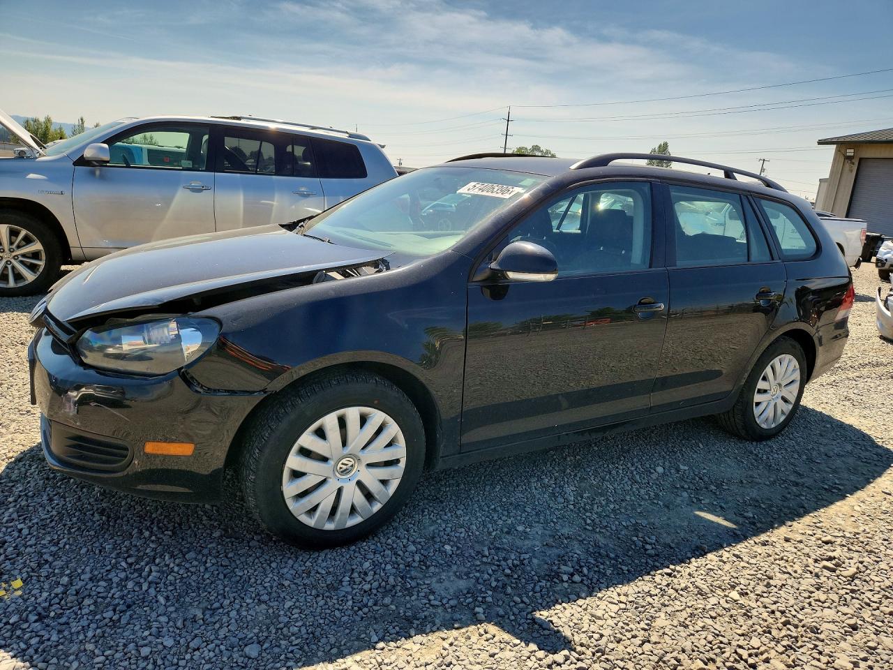 2010 Volkswagen Jetta S, VIN 3VWKZ7AJ5AM646130 — Перед
