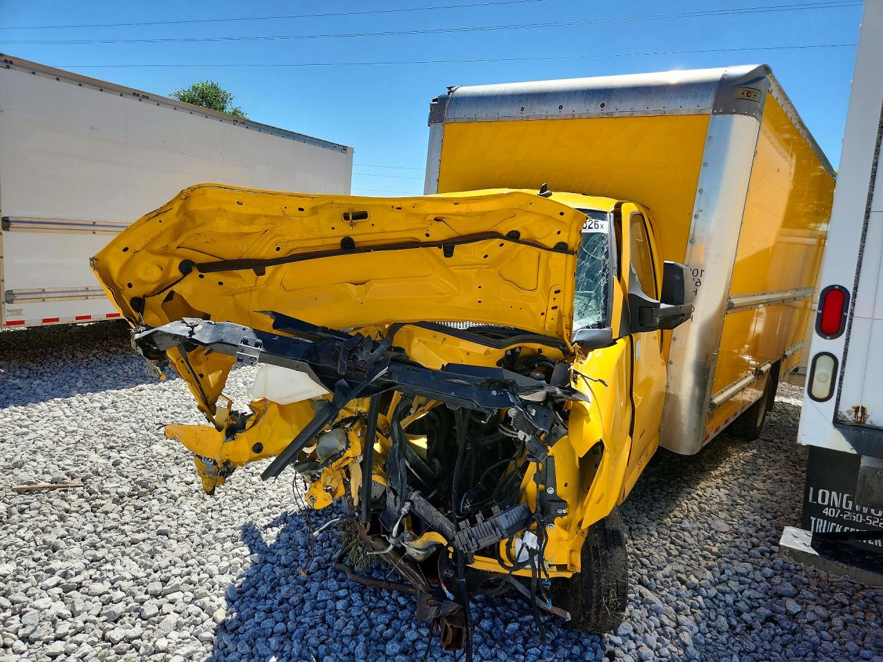 2022 GMC Savana Commercial, VIN 7GZ37TC73NN005144 — Front end