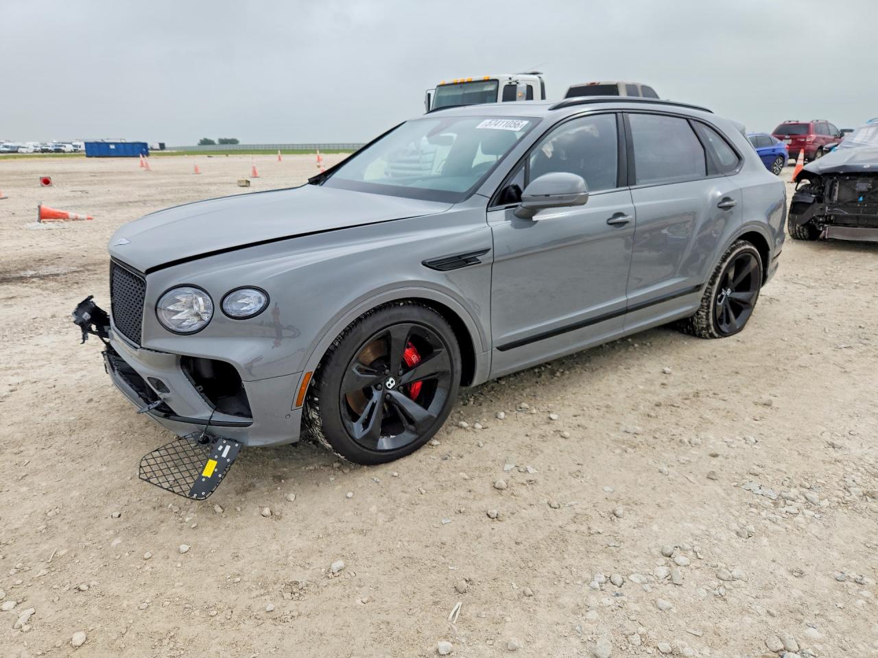 2023 Bentley Bentayga V8, VIN SJAAT2ZV5PC023743 — Front end