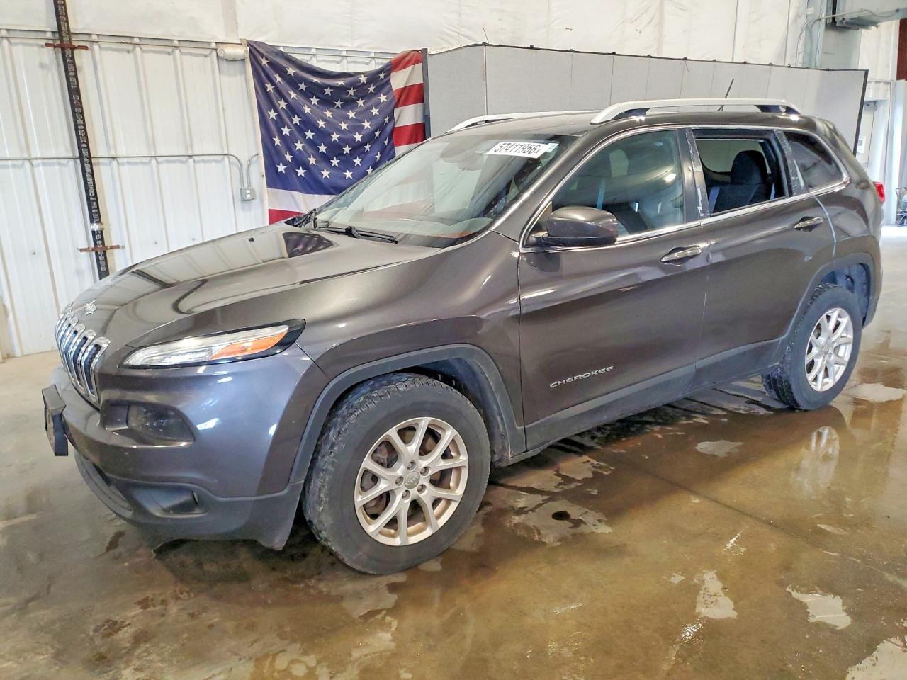 2015 Jeep Cherokee Latitude, VIN 1C4PJMCB5FW768403 — Перед