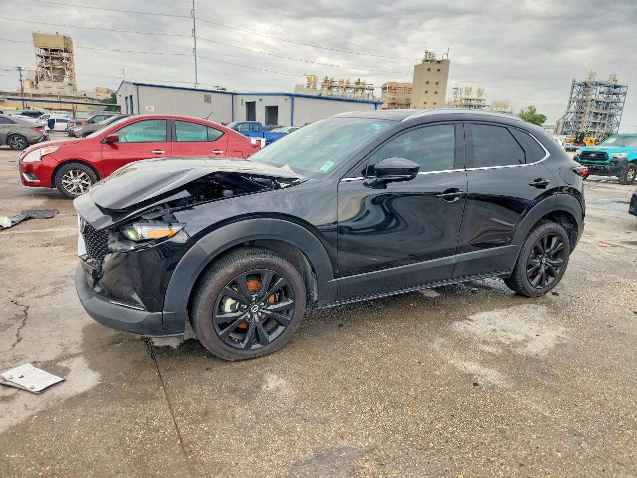 2022 Mazda CX-30 Premium, VIN 3MVDMBDY6NM443662 — Front end