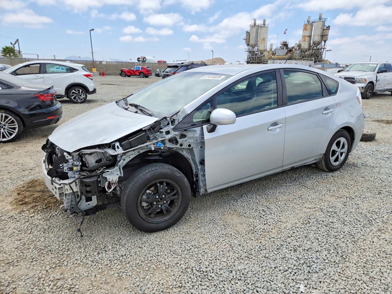 2015 Toyota Prius Two, VIN JTDKN3DU8F0465613 — Front end