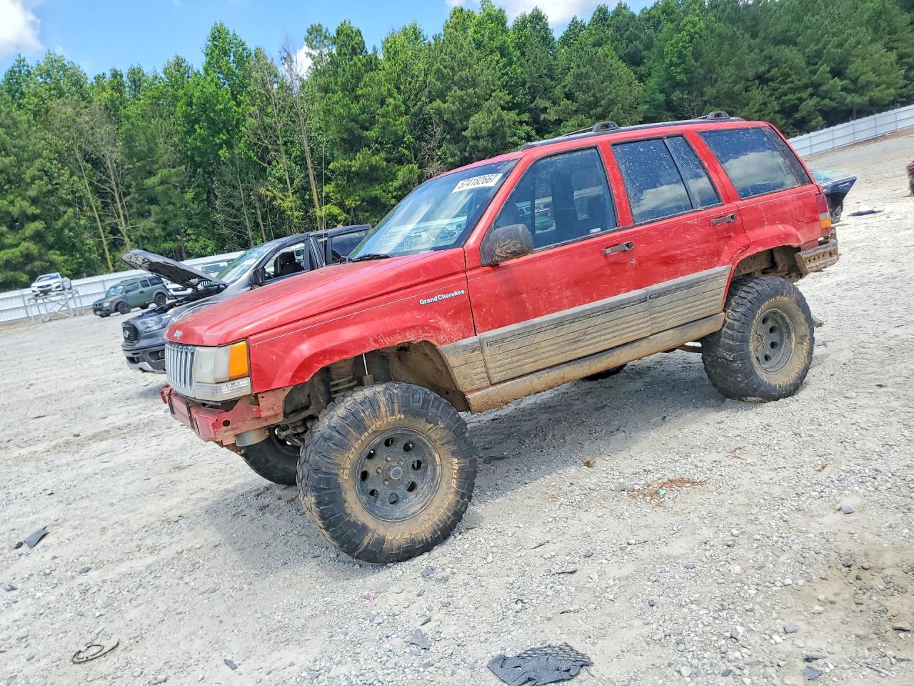 1994 Jeep Grand Cherokee Laredo, VIN 1J4GZ58S6RC330772 — Front end