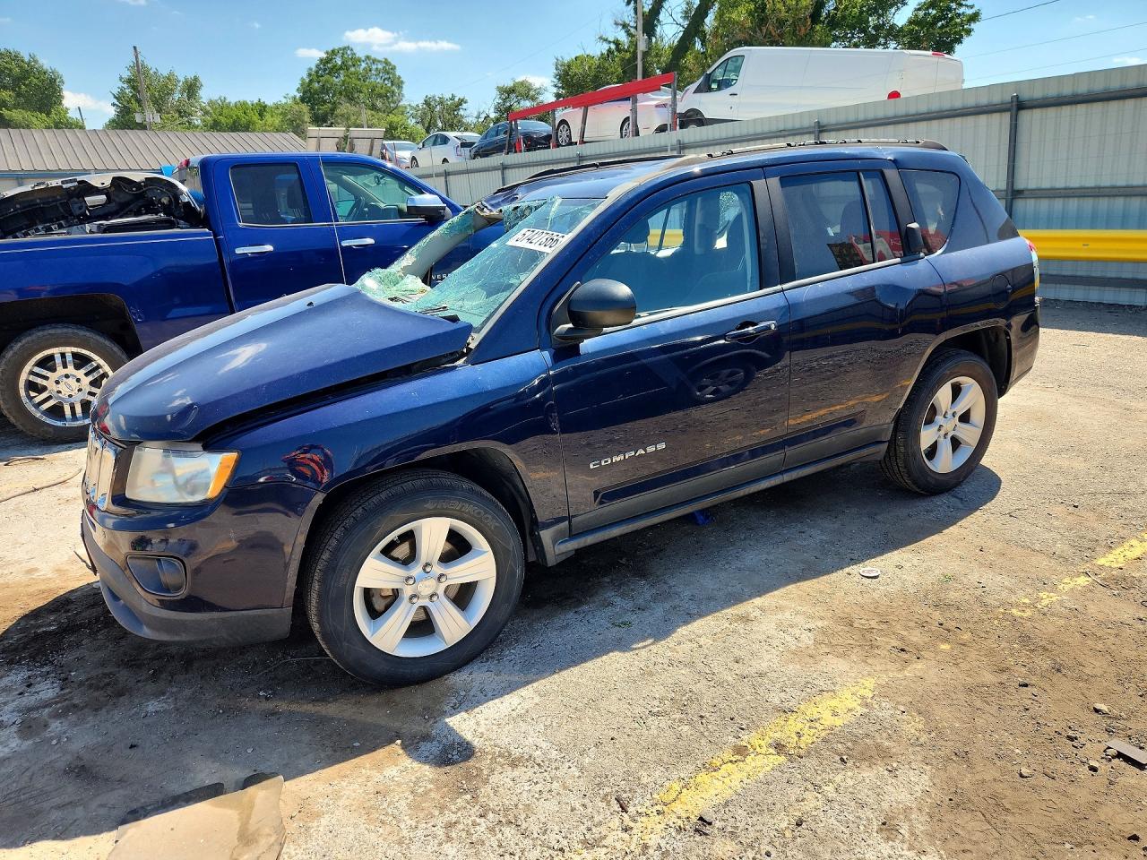 2012 Jeep Compass Latitude, VIN 1C4NJCEB0CD631861 — Roof