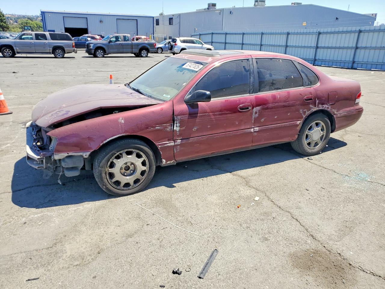 1995 Toyota Avalon XL, VIN 4T1GB10E5SU028085 — Front end