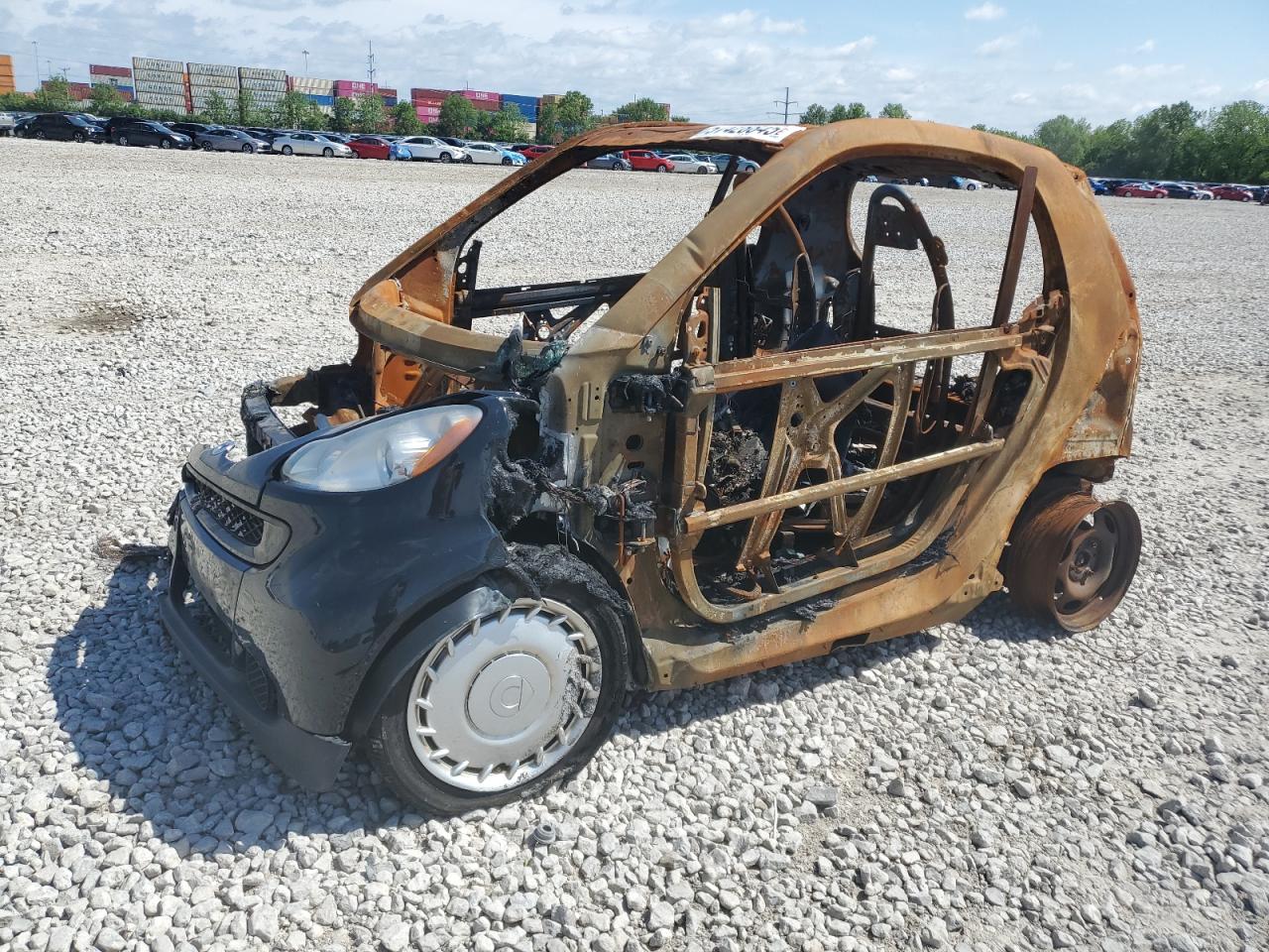 2011 Smart fortwo Pure, VIN WMEEJ3BA0BK480270 — Пожар