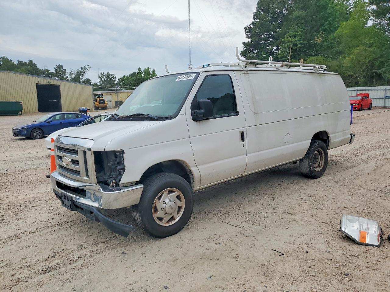 2014 Ford Econoline Cargo Commercial, VIN 1FTSS3EL4EDA64047 — Front end