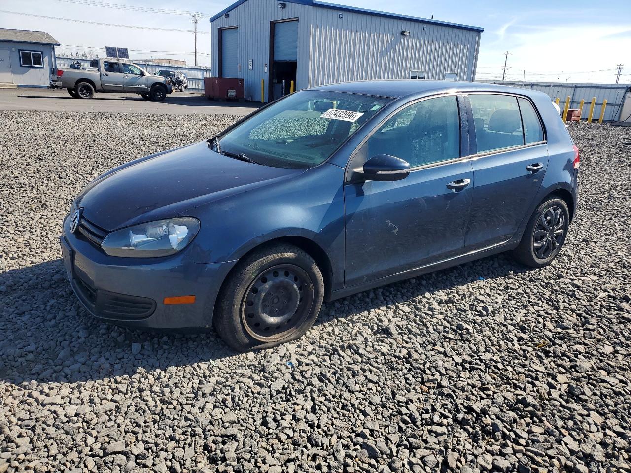 2014 Volkswagen Golf, VIN WVWDB7AJ0EW005859 — Front end