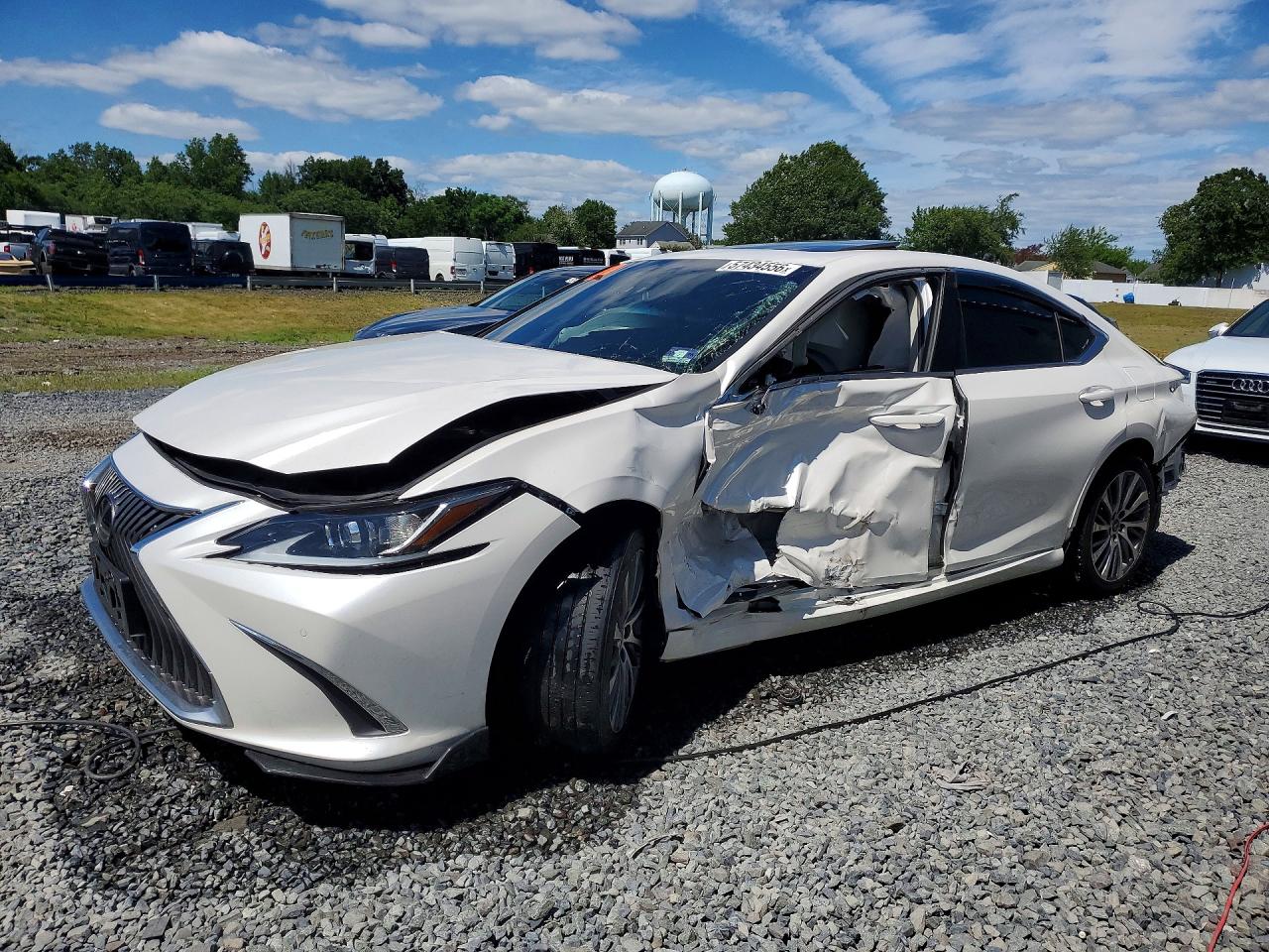 2019 Lexus ES 350, VIN 58ABZ1B19KU023304 — Бок