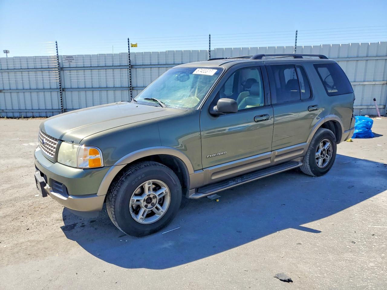 2002 Ford Explorer Eddie Bauer, VIN 1FMDU74W82UD66177 — Rear end
