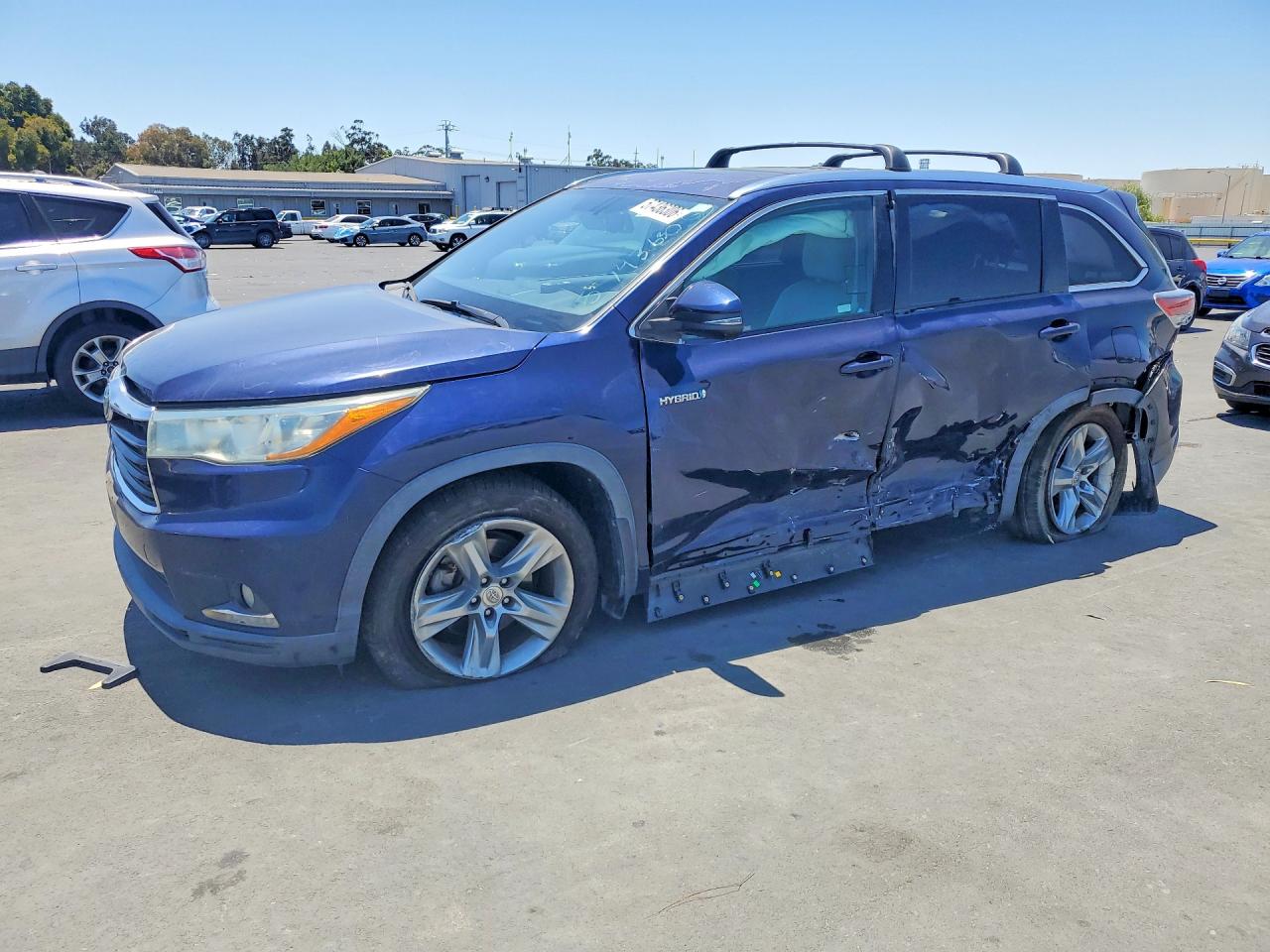 2015 Toyota Highlander Limited, VIN 5TDDCRFH9FS008064 — Side