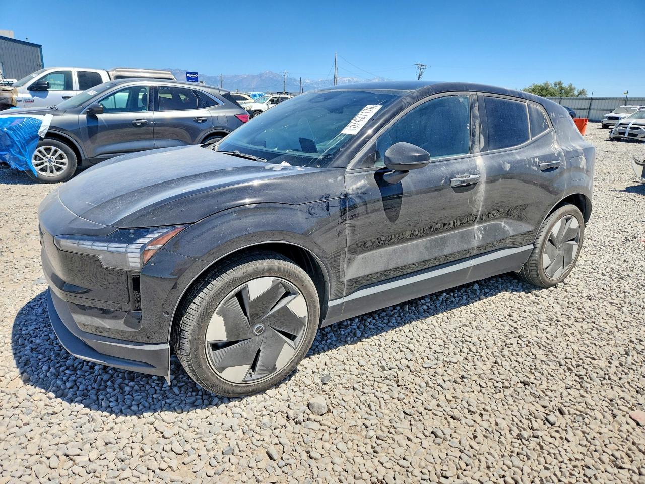 2025 Volvo Ex30 Ultra, VIN YV4EK3ZL5SS135297 — Side