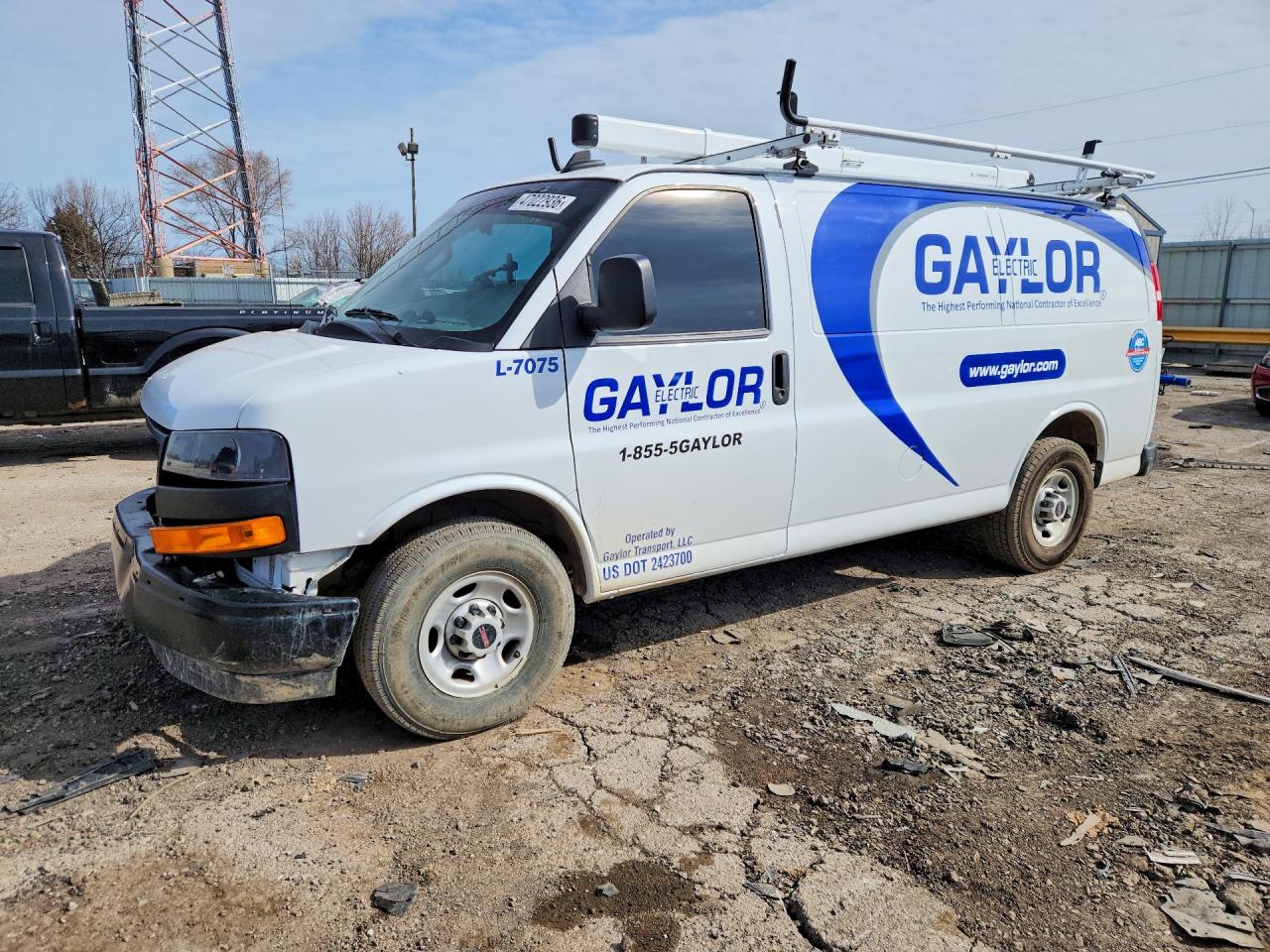 2024 GMC Savana Cargo, VIN 1GTW7AF77R1178611 — Front end