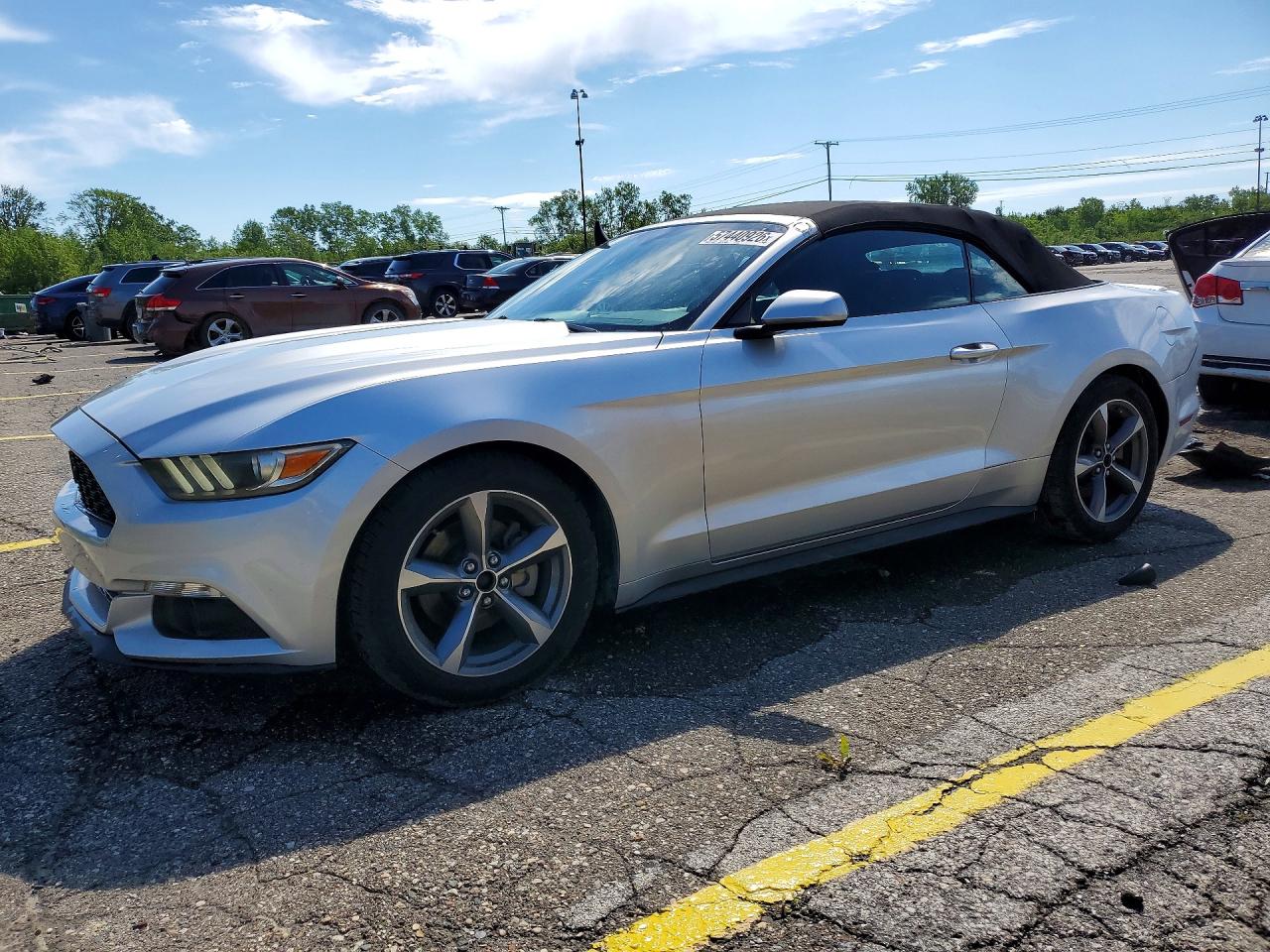 2015 Ford Mustang V6, VIN 1FATP8EM6F5330536 — Side