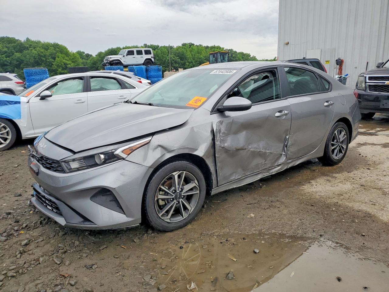 2023 Kia Forte LXS, VIN 3KPF24AD1PE525339 — Side
