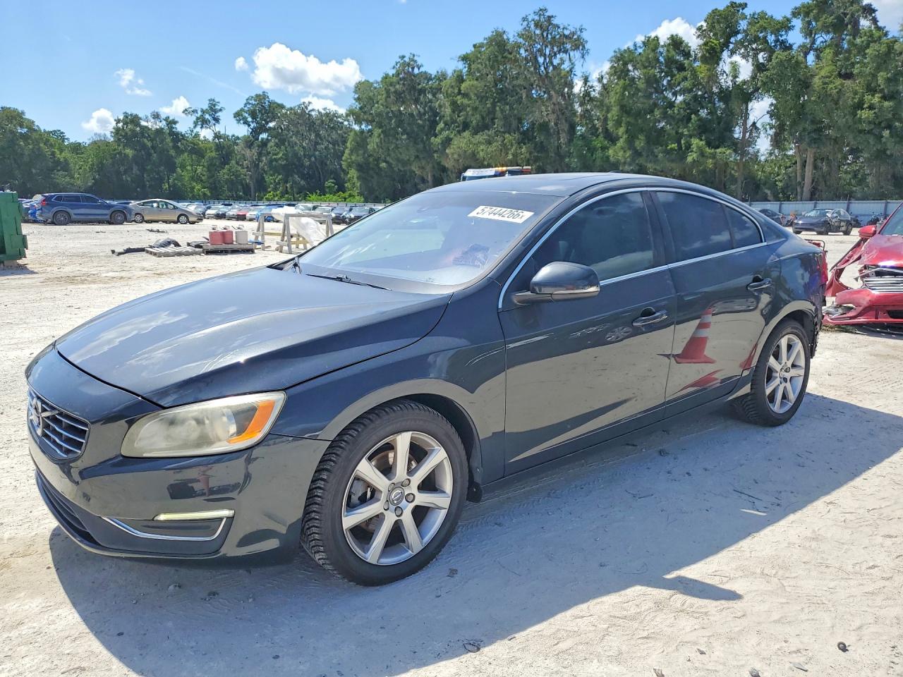 2016 Volvo S60 T5 Drive-E Premier, VIN YV126MFK1G2412105 — Rear end