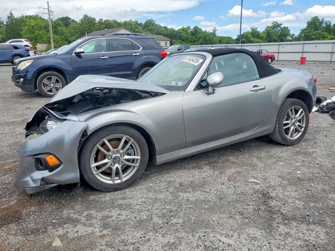2013 Mazda MX-5 Miata Sport, VIN JM1NC2JFXD0231733 — Front end