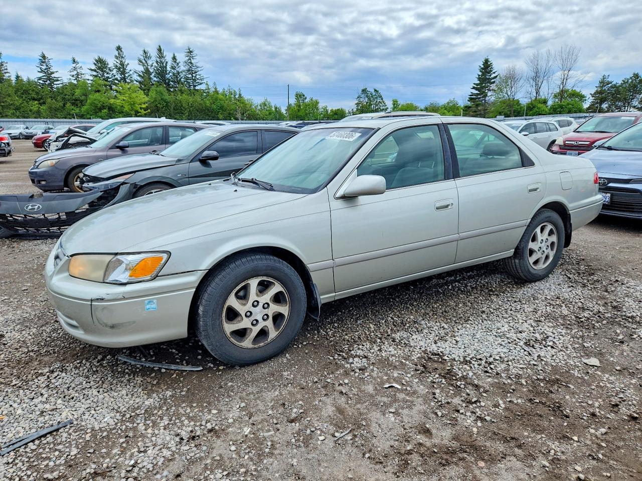 2000 Toyota Camry LE, VIN JT2BG22K8Y0457299 — Front end