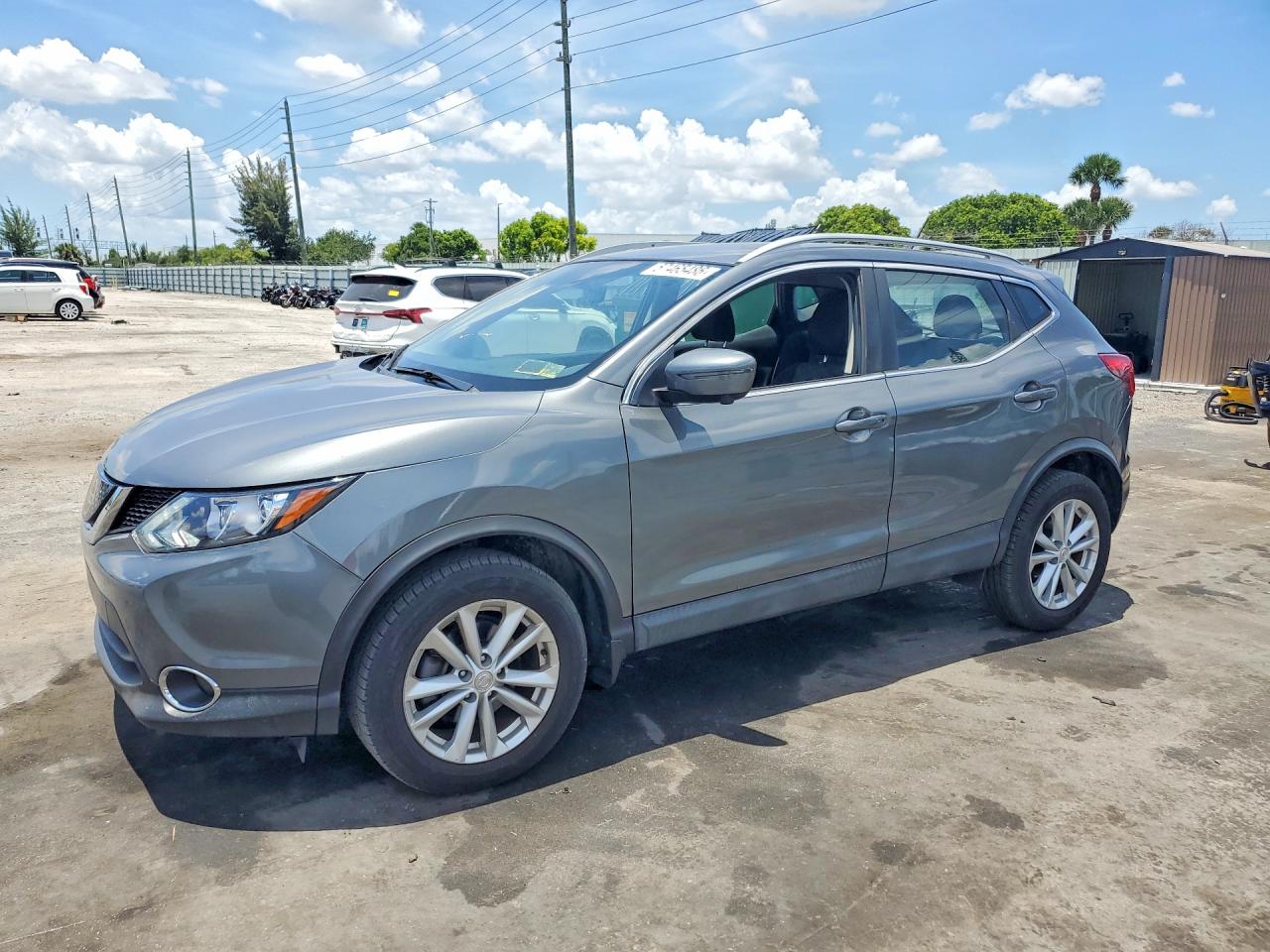 2018 Nissan Rogue SV, VIN JN1BJ1CR9JW253308 — Prior damage history