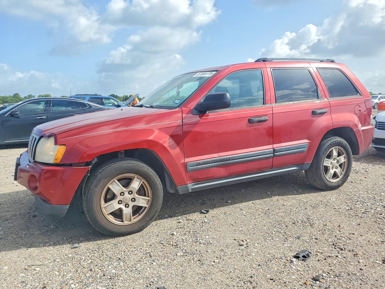 2006 Jeep Grand Cherokee Laredo, VIN 1J4HR48N66C240493 — Minor dents and scratches