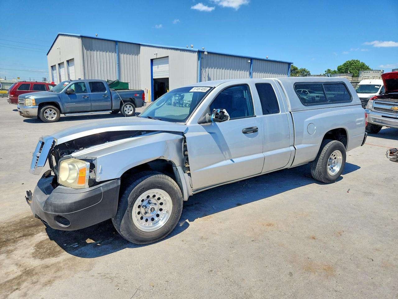 2007 Dodge Dakota ST, VIN 1D7HE22KX7S259114 — Перед