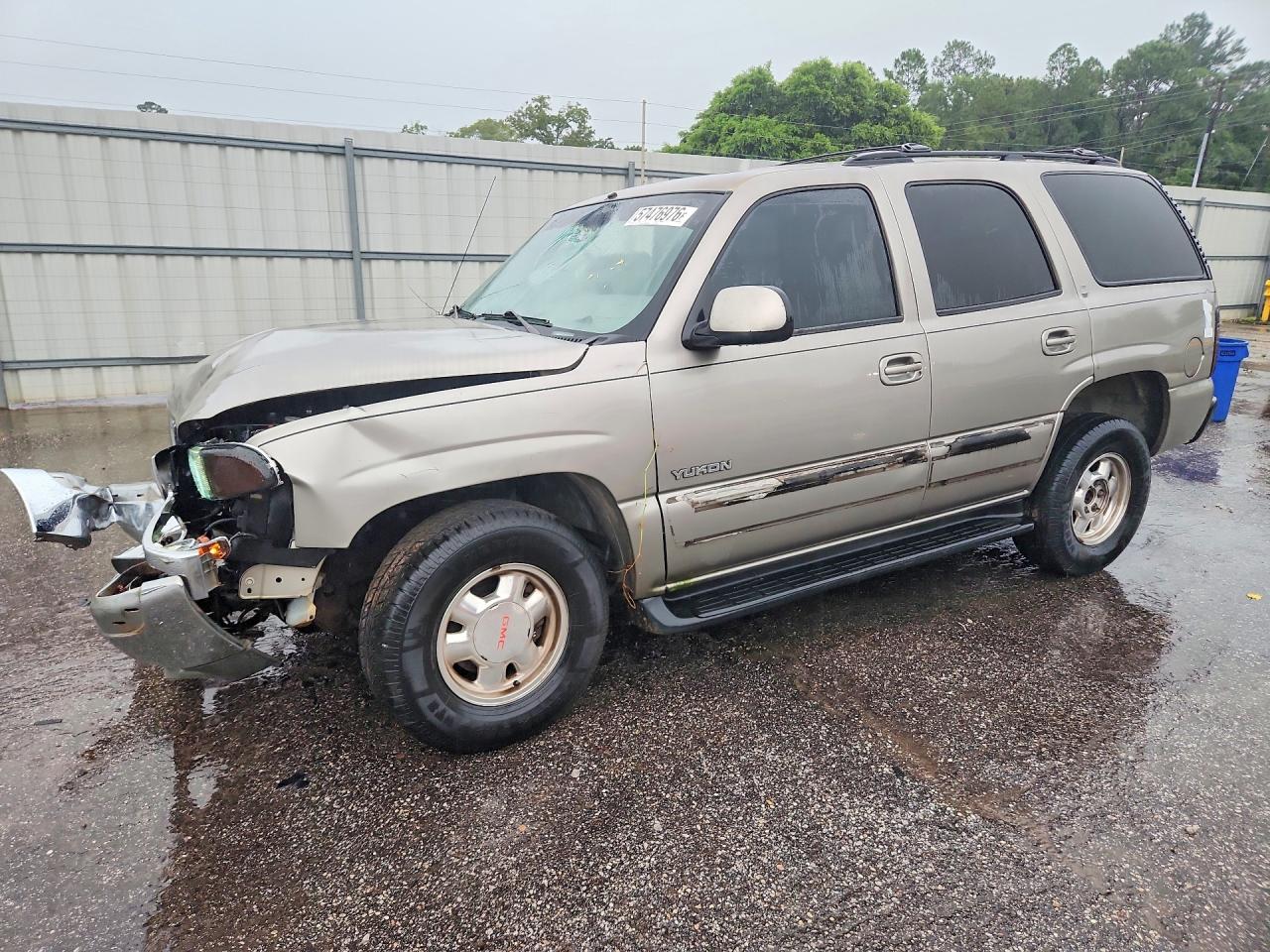 2002 GMC Yukon SLT, VIN 1GKEC13Z12J235540 — Front end