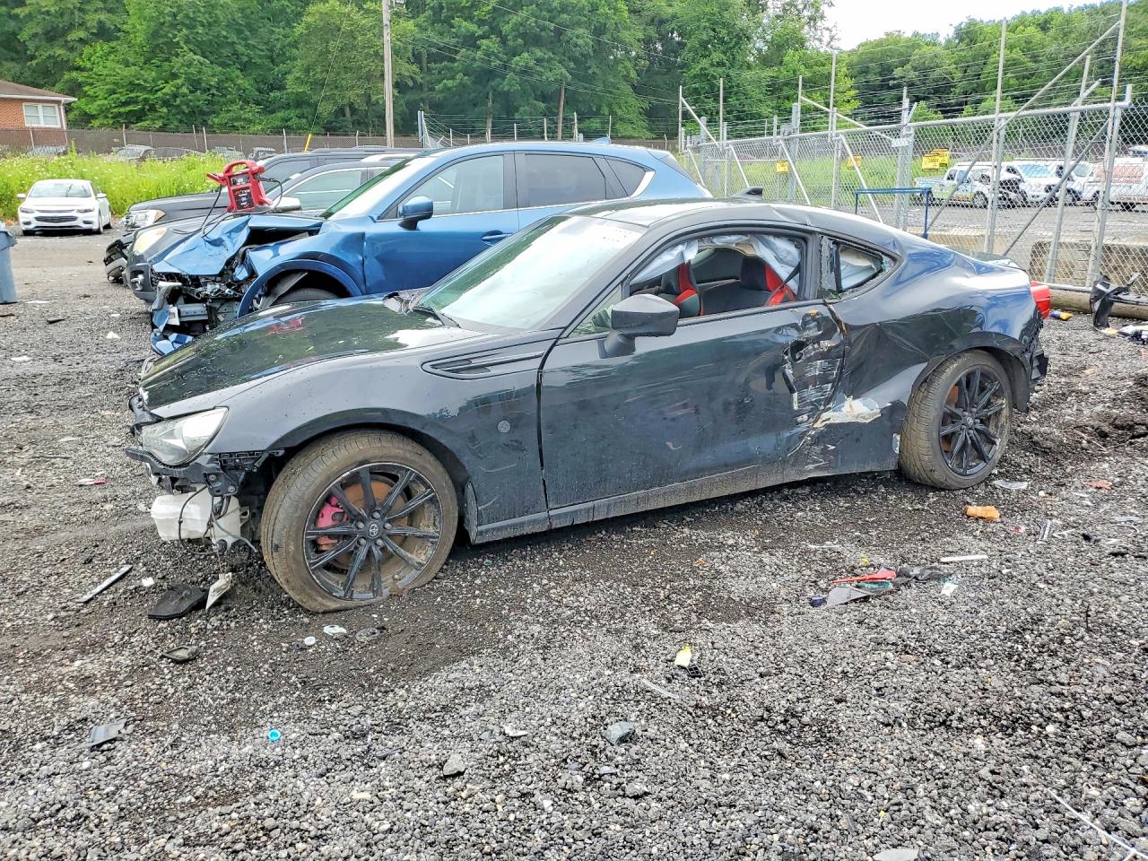 2017 Toyota 86, VIN JF1ZNAA1XH8702447 — Side