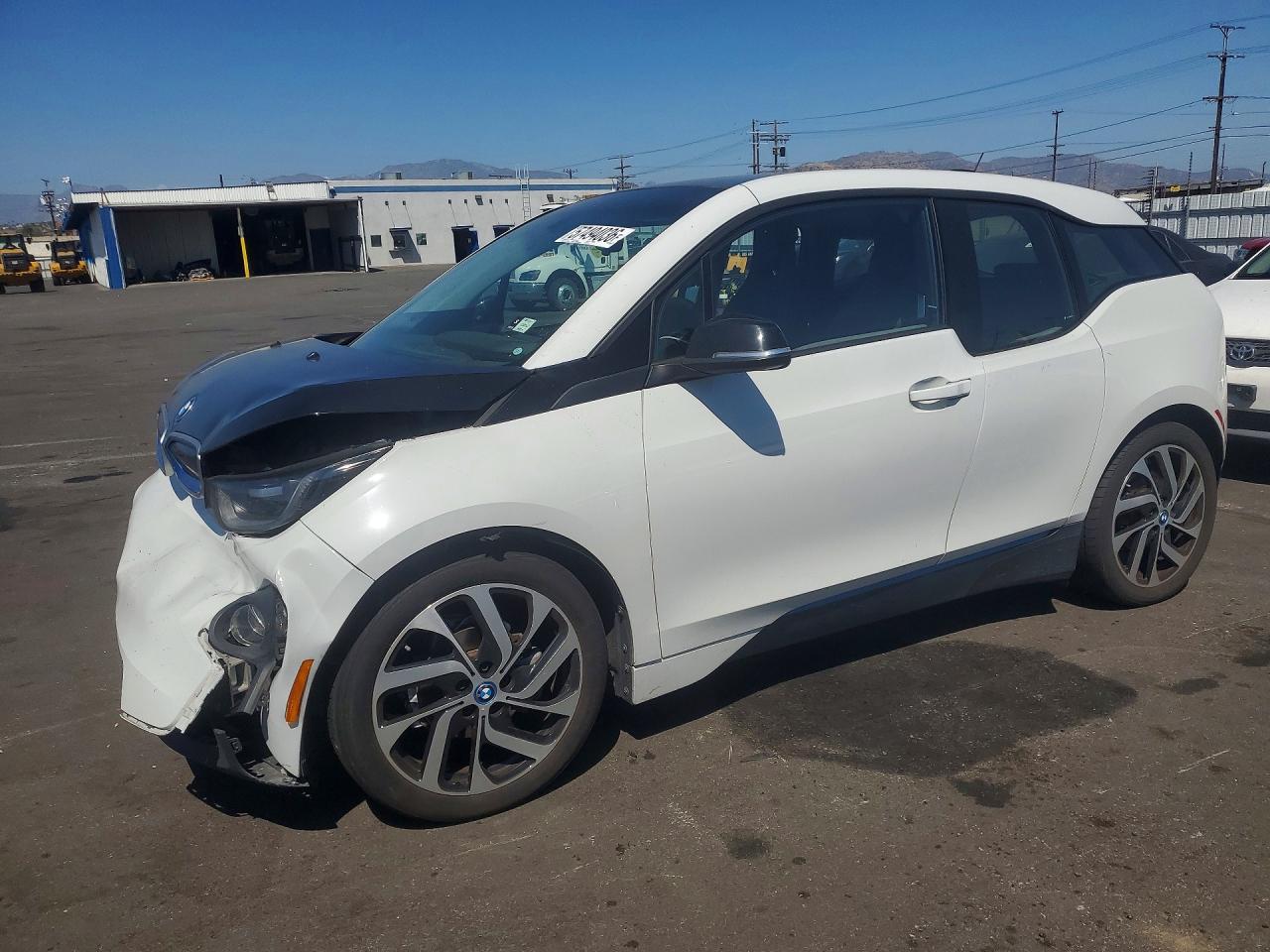 2017 BMW i3, VIN WBY1Z8C38HV890467 — Перед