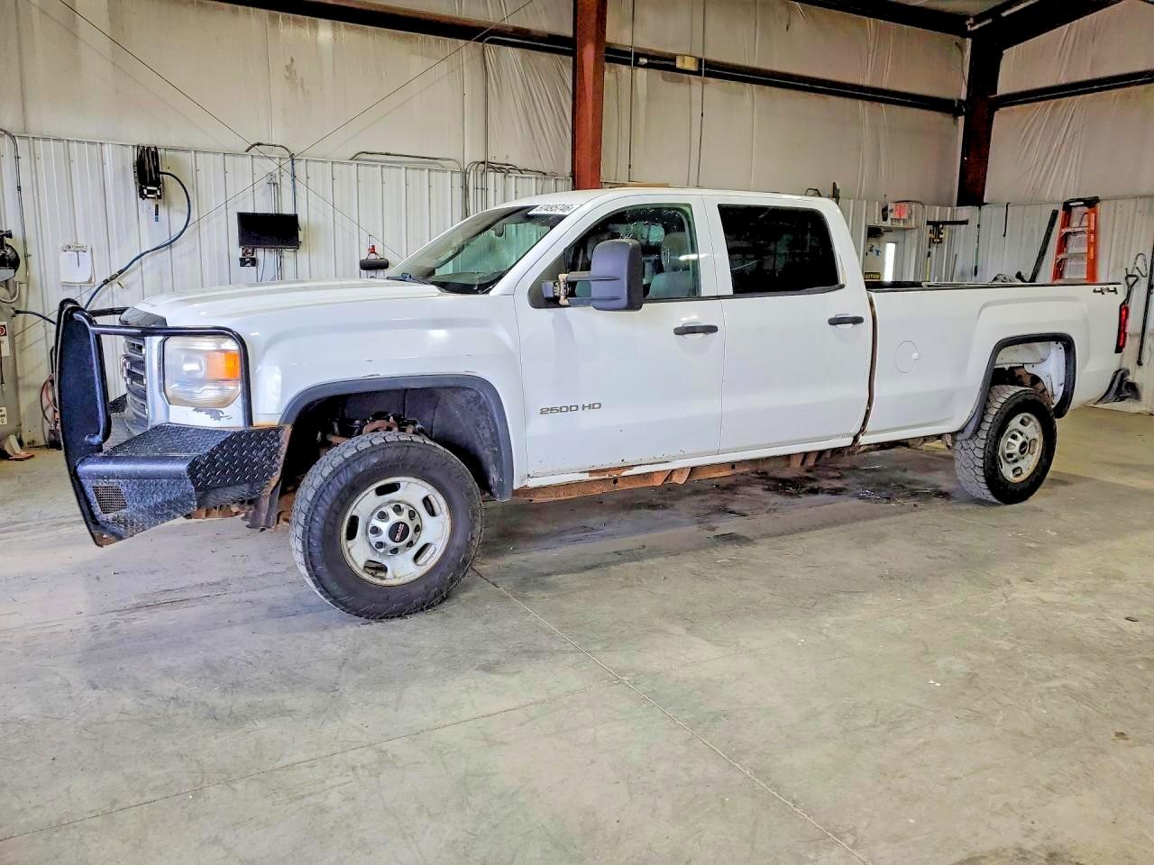2015 GMC Sierra 2500HD, VIN 1GT12XEG5FF175640 — Мелкие вмятины и царапины