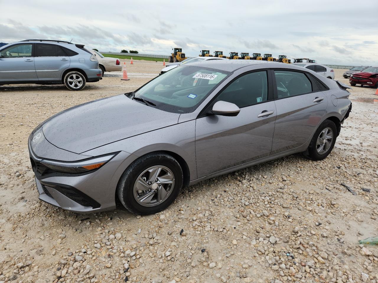 2025 Hyundai Elantra SE, VIN KMHLL4DG3SU041667 — Rear end