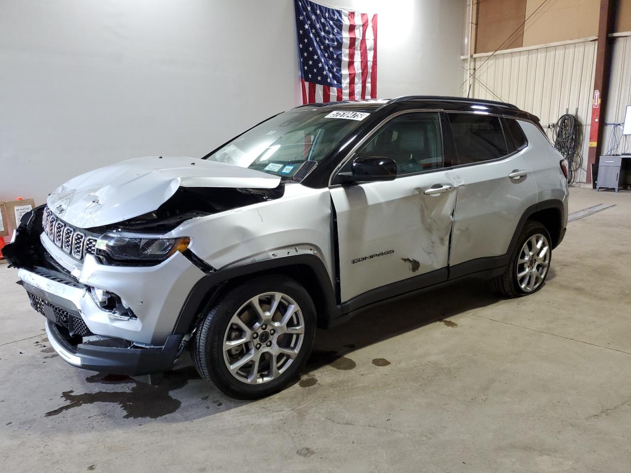 2025 Jeep Compass Limited, VIN 3C4NJDCN3ST508289 — Перед