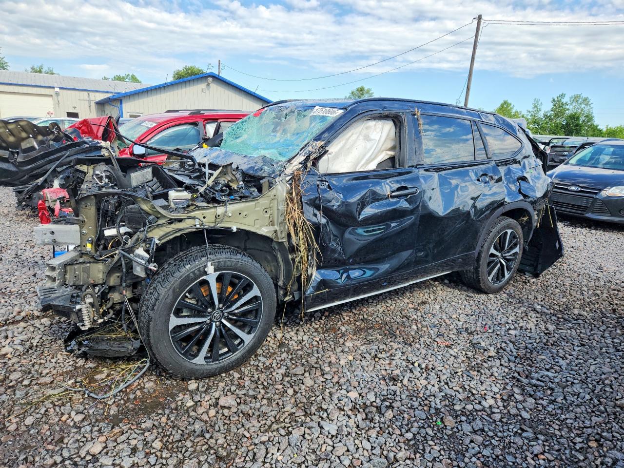 2021 Toyota Highlander XSE, VIN 5TDJZRBH6MS126514 — Front end