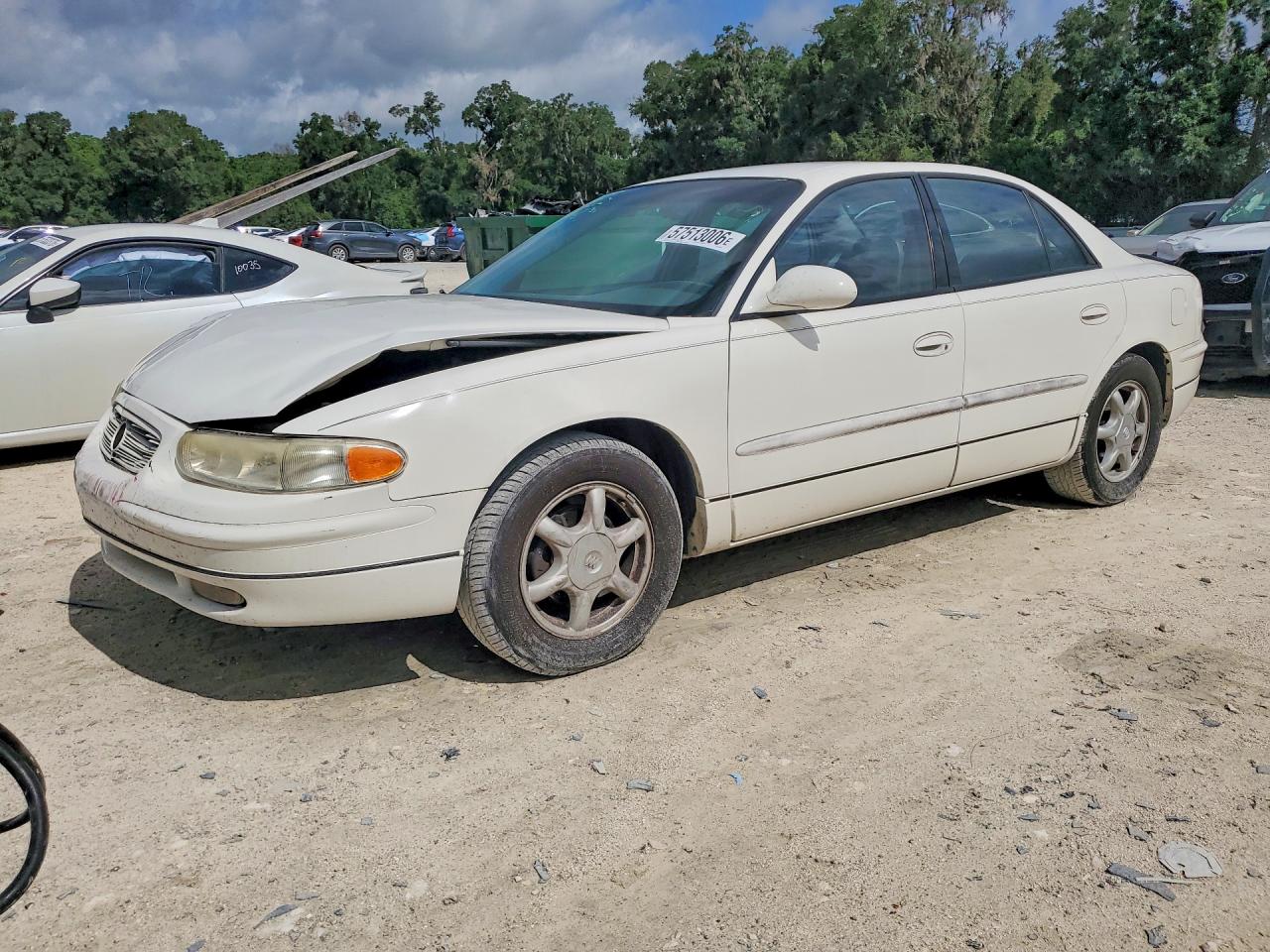 2004 Buick Regal LS, VIN 2G4WB52K641326455 — Front end
