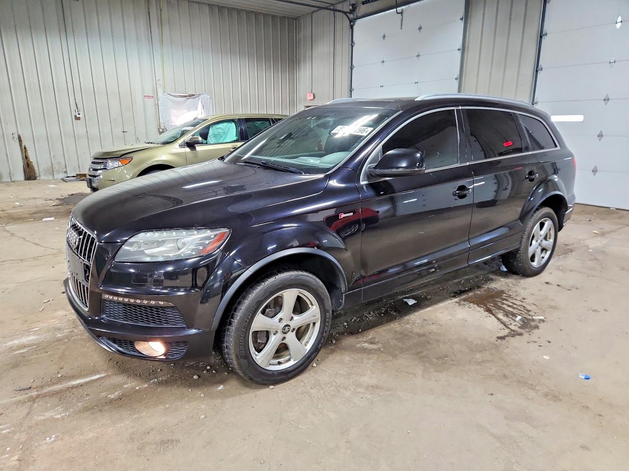 2011 Audi Q7 S line, VIN WA1DGAFE2BD010511 — Мелкие вмятины и царапины